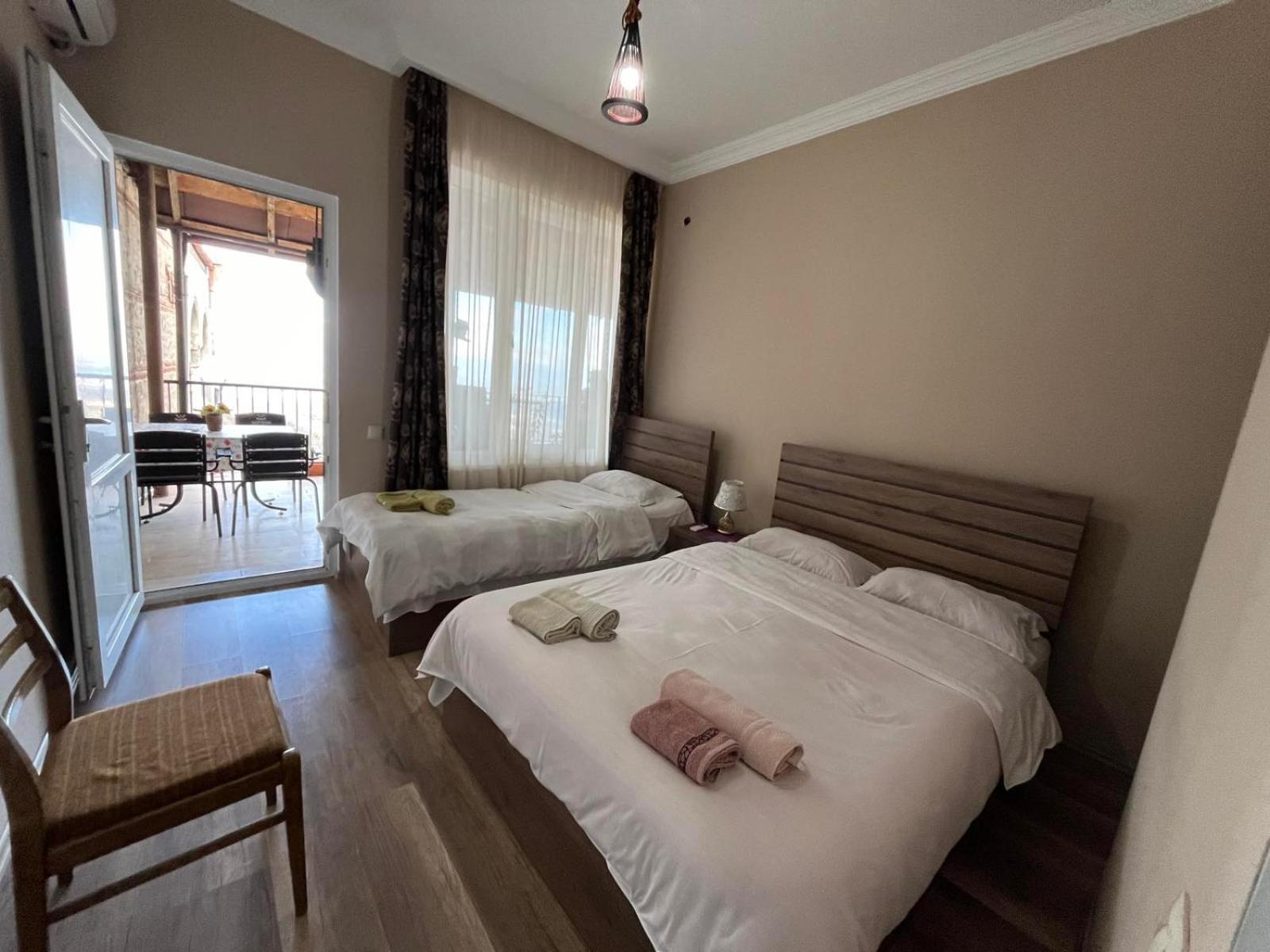 Guest House Aisi ซิคนาคี ภายนอก รูปภาพ