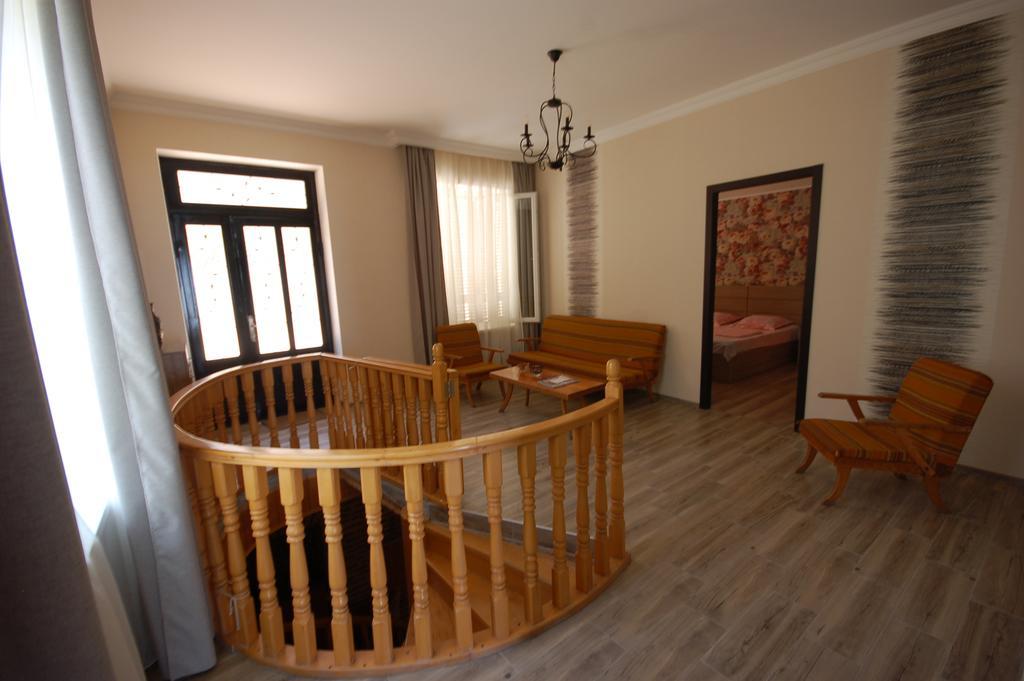 Guest House Aisi ซิคนาคี ภายนอก รูปภาพ